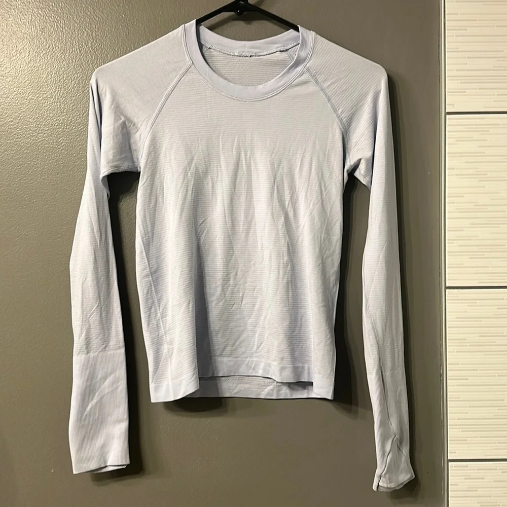 Lululemon swiftly long sleeve size 4